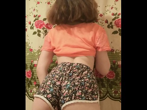 ❤️ Giovane pupa sexy fa uno striptease riprendendo i suoi pantaloncini alla telecamera ❤️ Slutsal it.redgast4asset.ru ❌❤